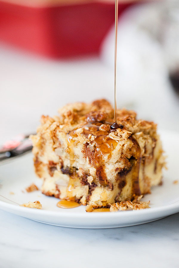 Banana and Chocolate Chip Baked French Toast with Oatmeal Crumble is an easy make-ahead breakfast everyone loves | foodiecrush.com
