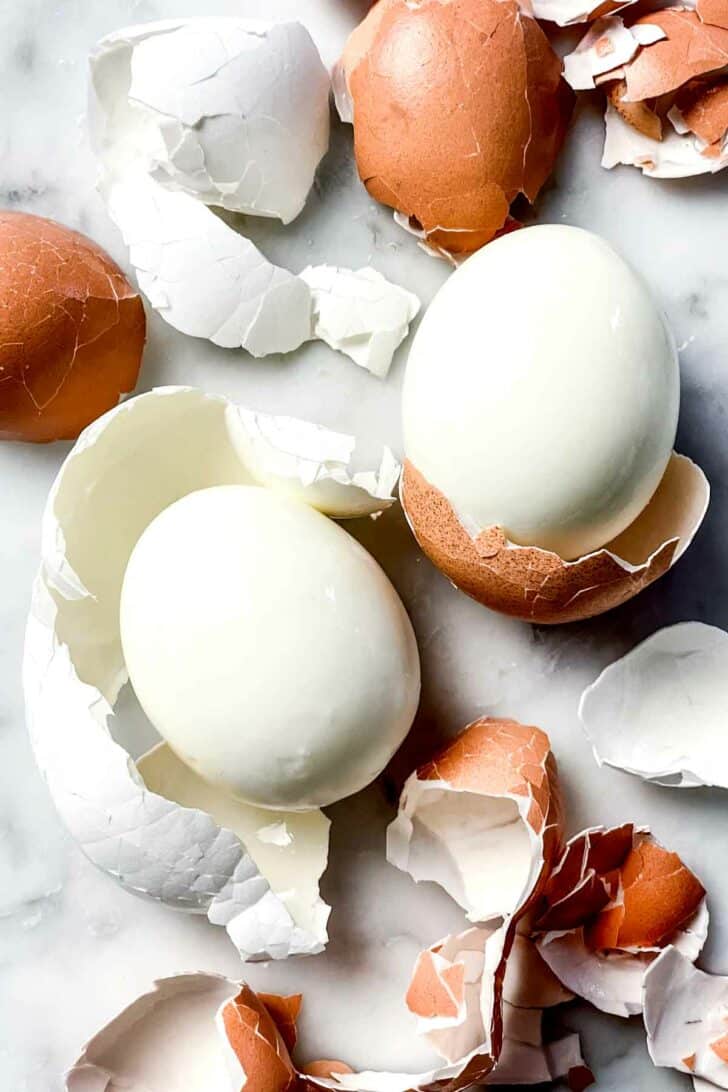 Perfect peeled hard boiled eggs easy peel foodiecrush.com