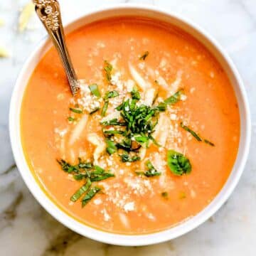 Tomato Basil Soup | foodiecrush.com #soup #tomato #basil #healthy #easy #creamy